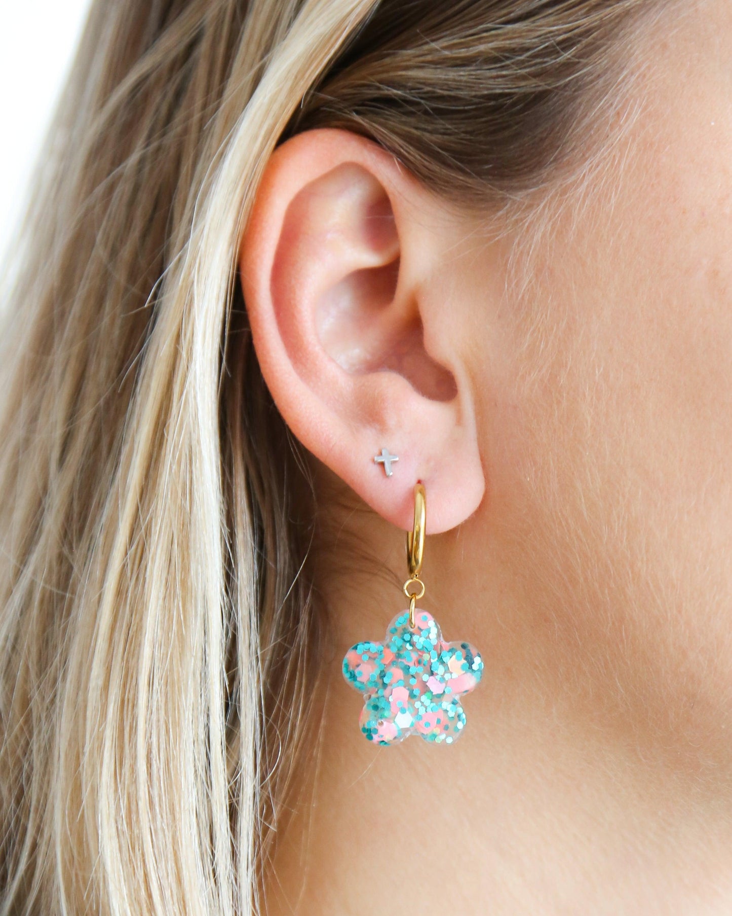 Cute flower statement earrings made from crystal resin, Handmade jewelry - Ollijewelry