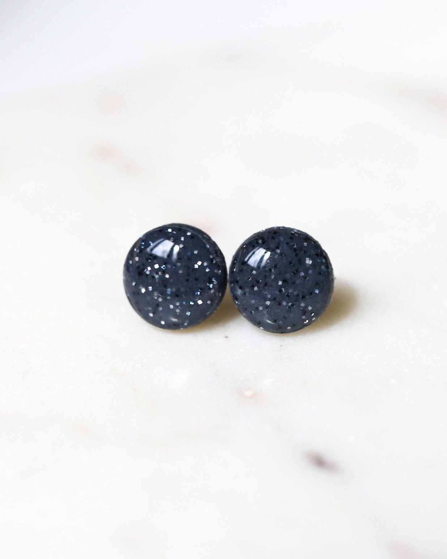 Dark grey stud earrings - Ollijewelry