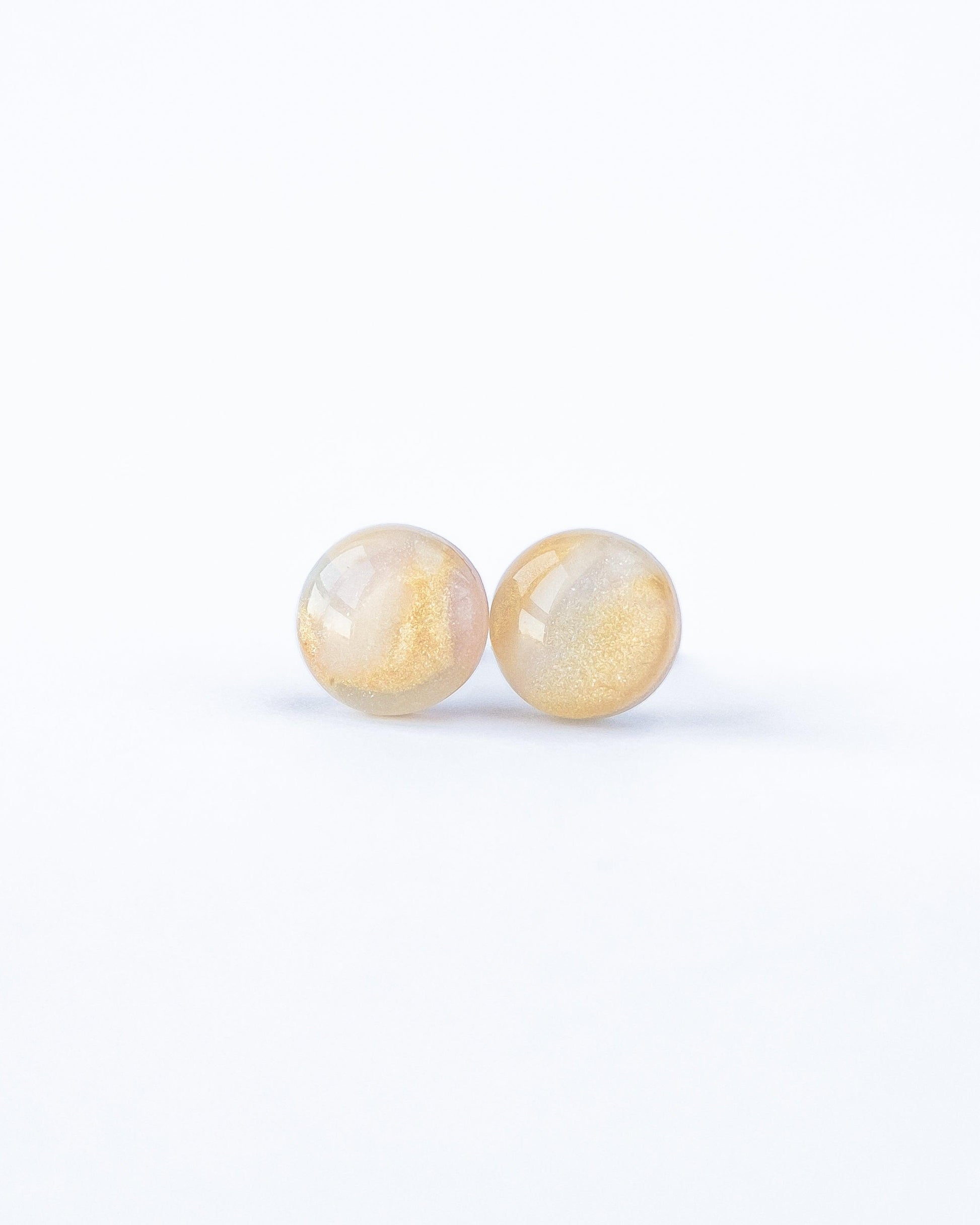 Delicate pearl stud earrings - Ollijewelry