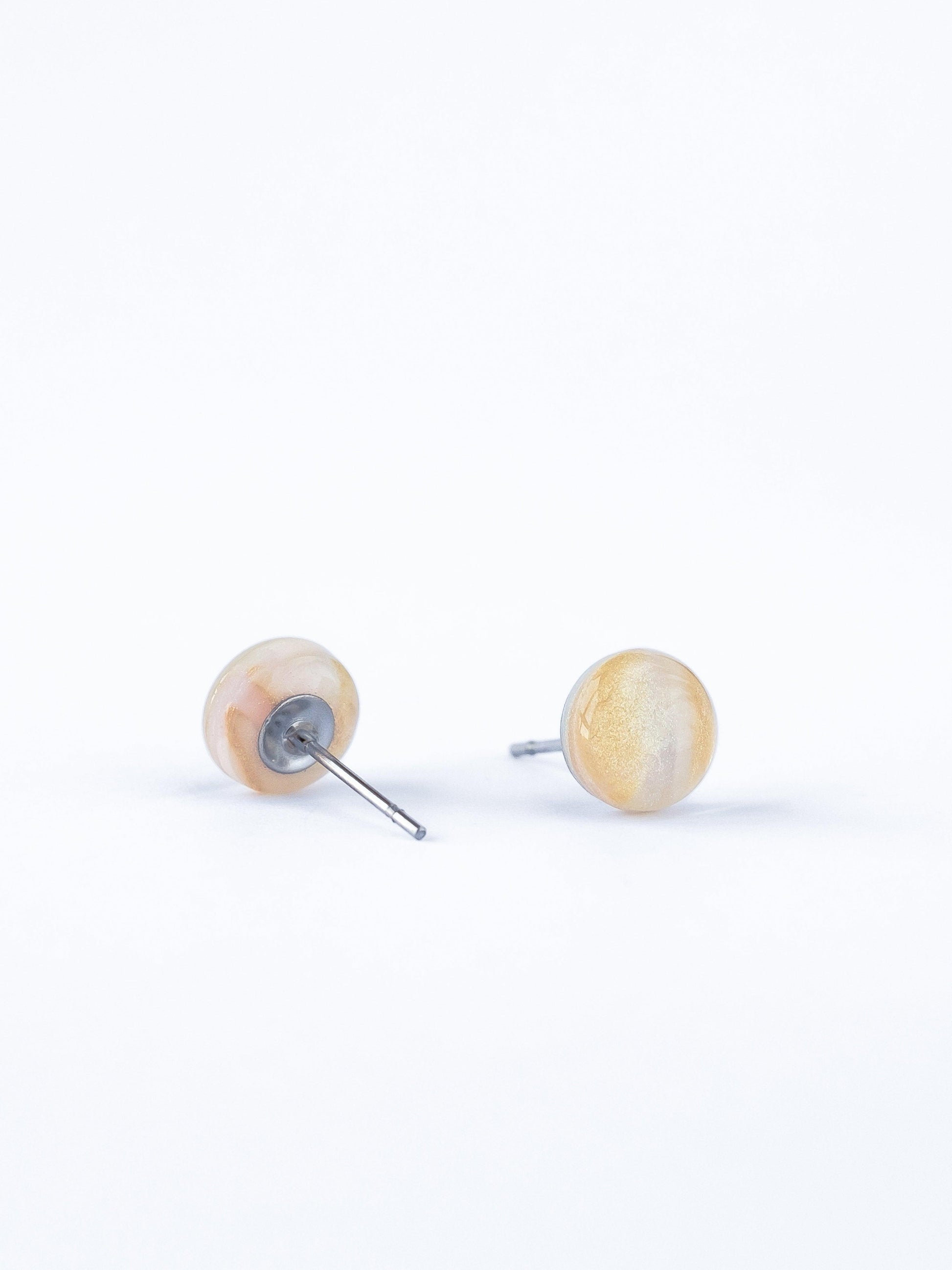 Delicate pearl stud earrings - Ollijewelry