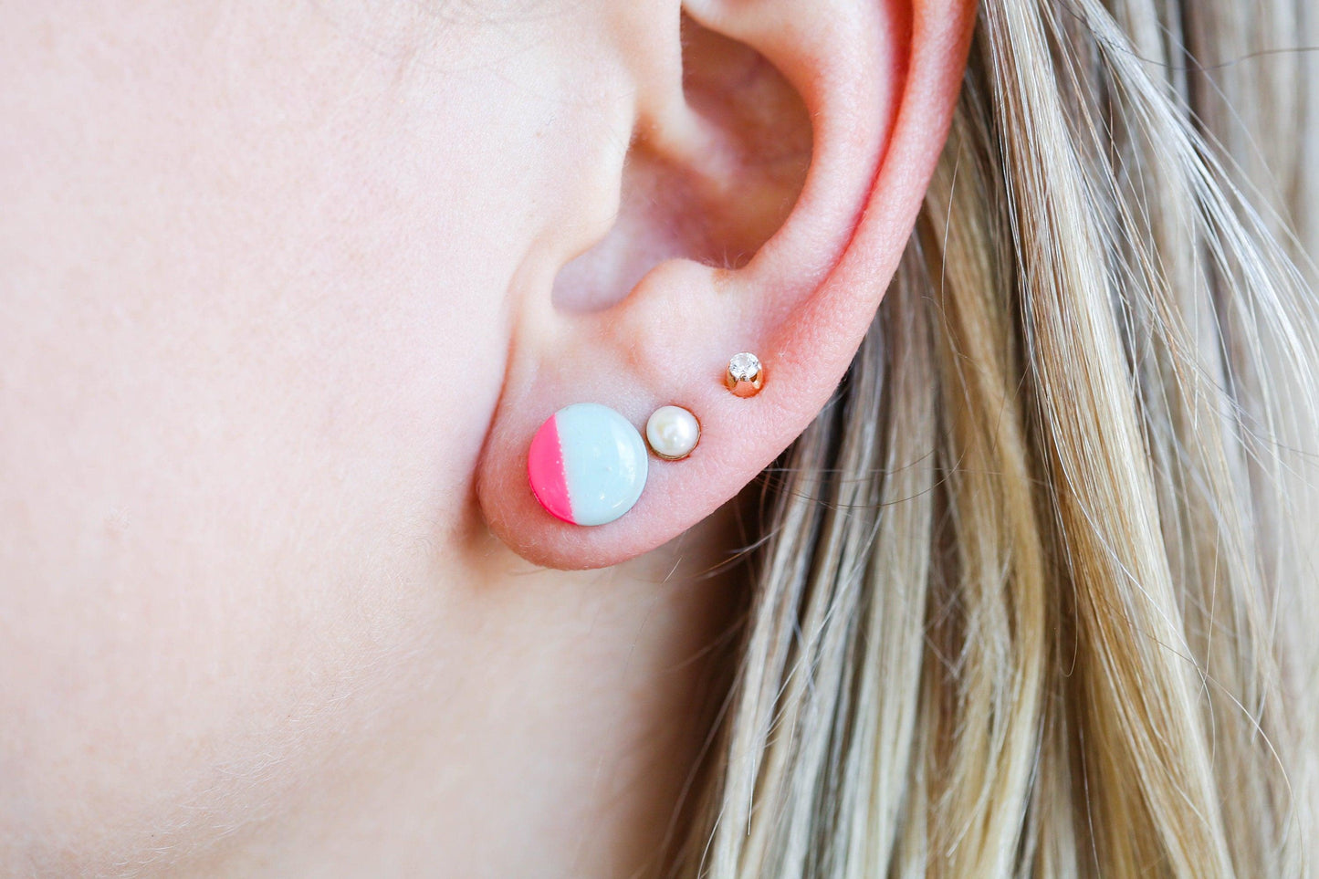 Mint and fuchsia delicate studs - Ollijewelry