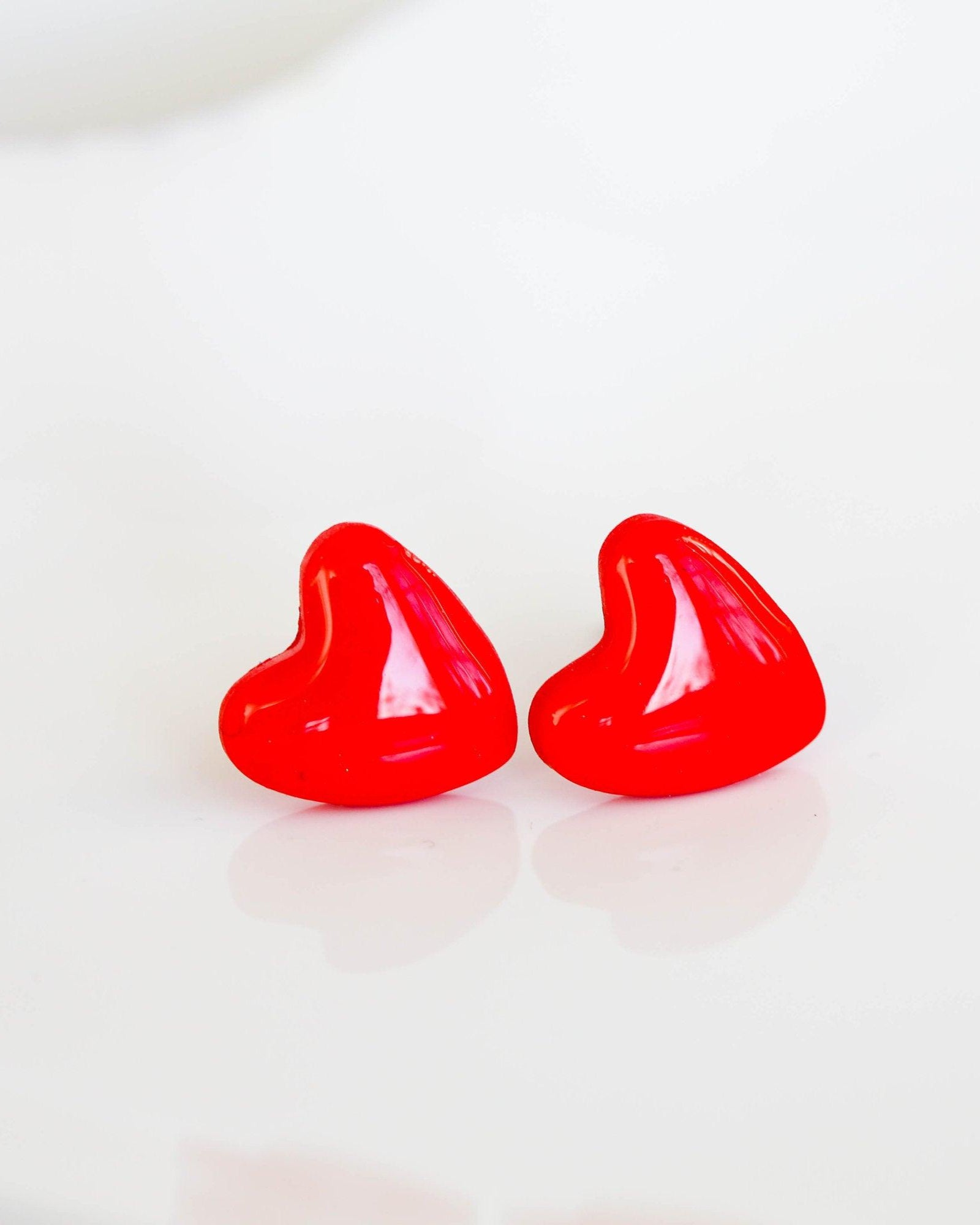 Red heart studs earrings - Ollijewelry