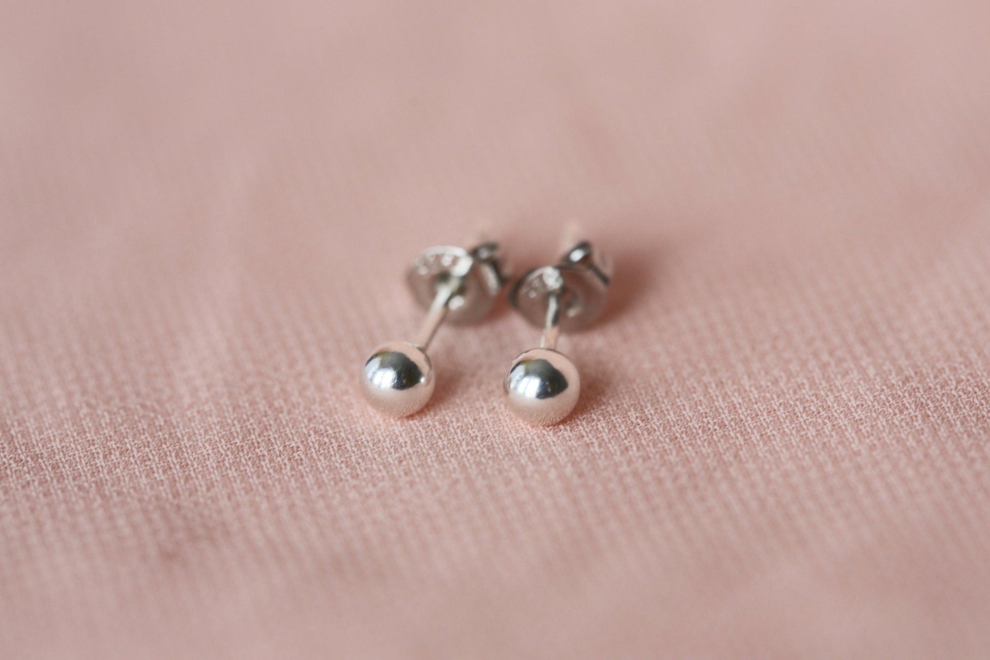 Silver stud earrings for sensitive ears - Ollijewelry