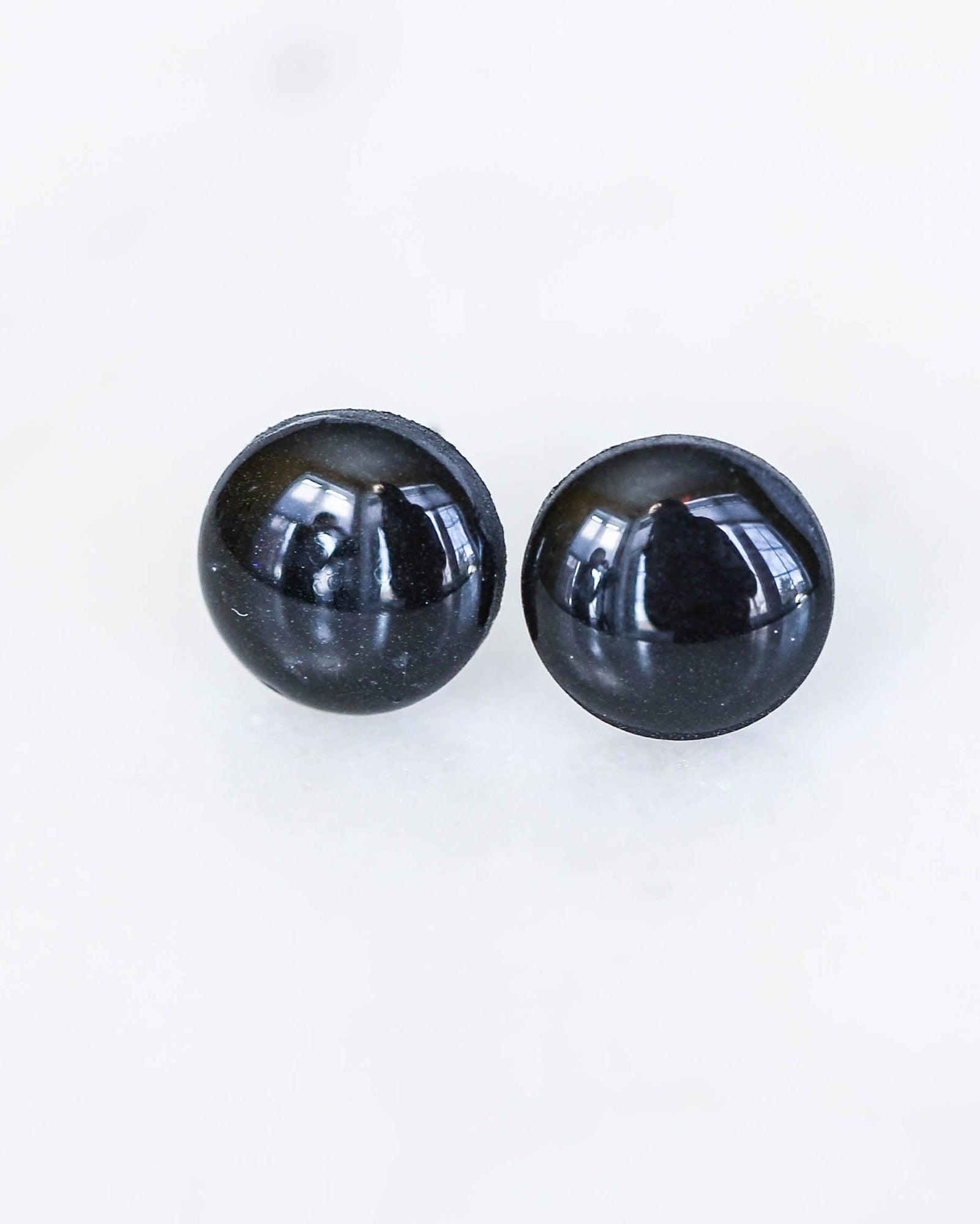 Simple black round studs for sensitive ears - Ollijewelry