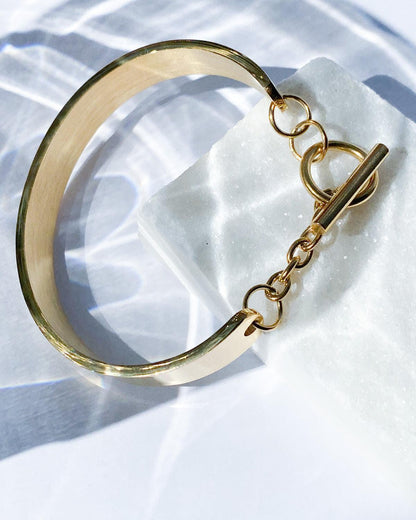 Solid Cuff Bracelet with Chain Closure in Stainless Steel - Ollijewelry