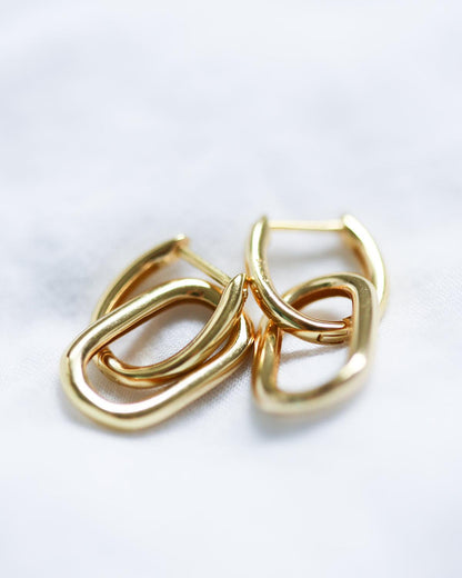 The Ella earrings made in gold - Ollijewelry
