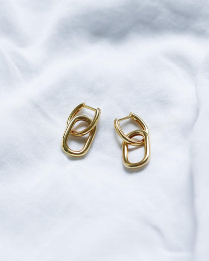The Ella earrings made in gold - Ollijewelry