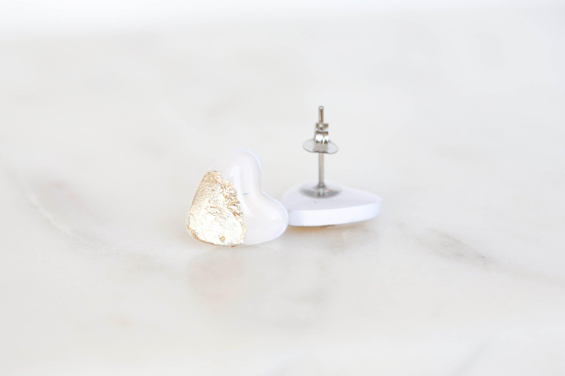 White heart stud earrings with gold foil - Ollijewelry